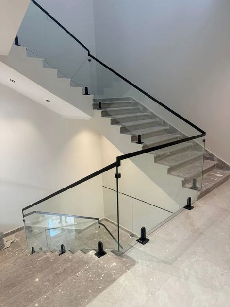Minimalist Glass Staircase Mumbai
